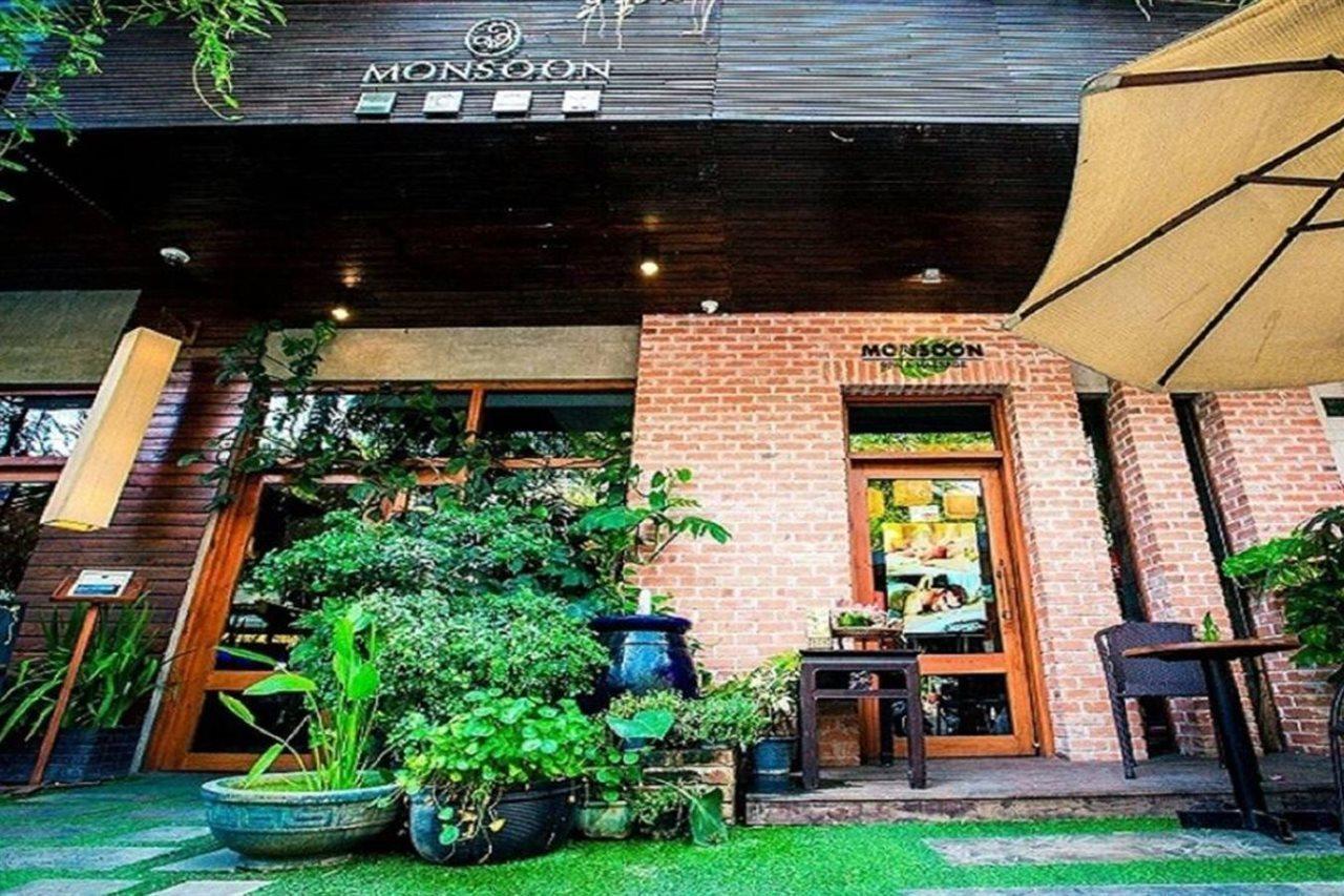 Monsoon Riverside 4*