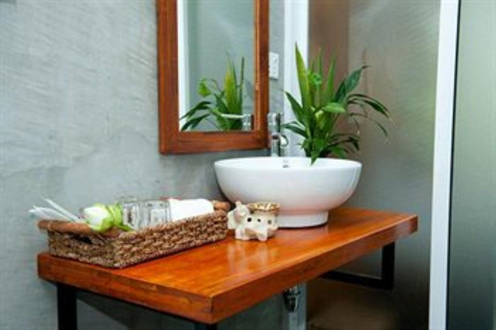 Monsoon Riverside 4* Phnom Penh