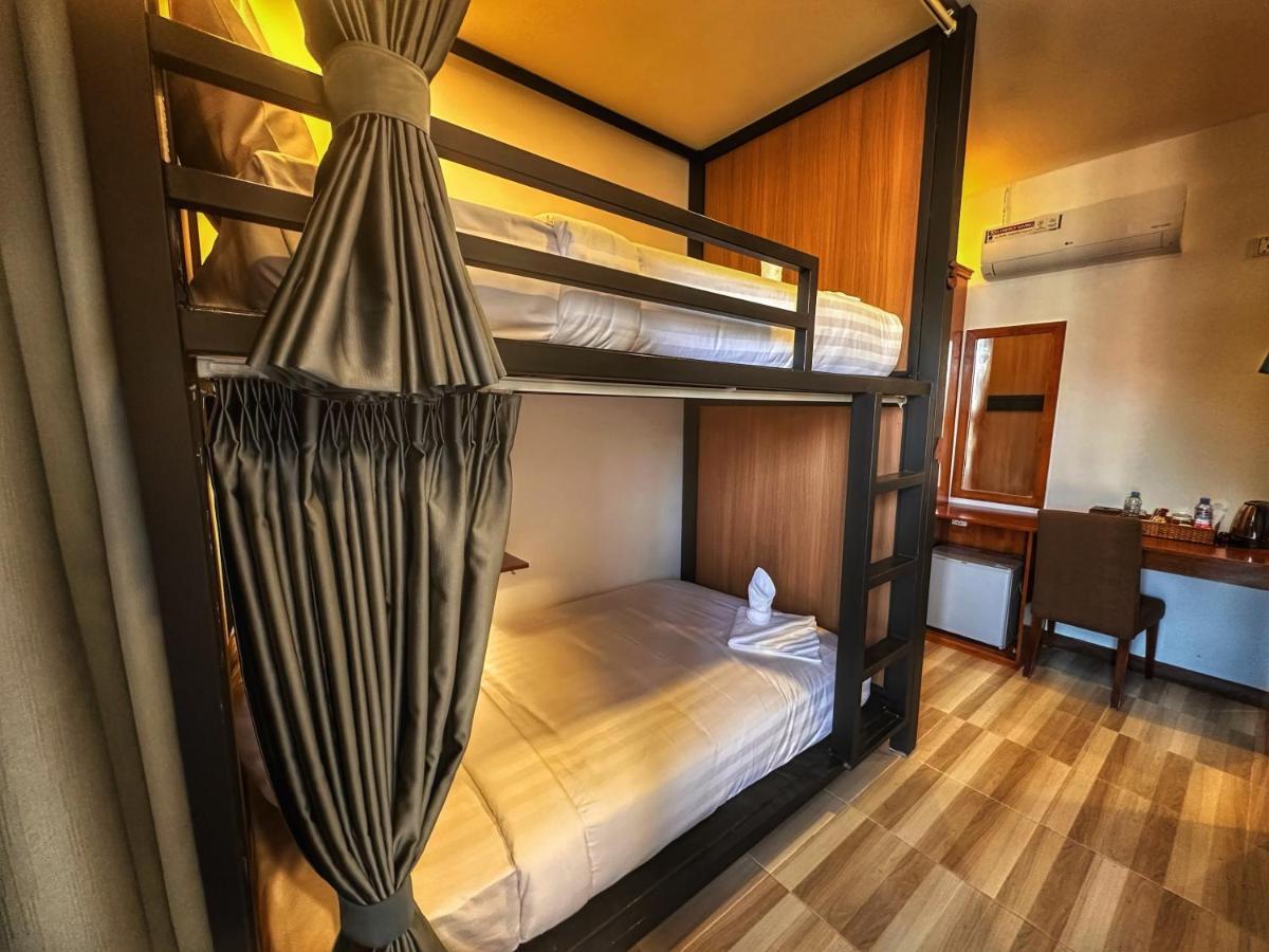 Monsoon Riverside Hotel 4*