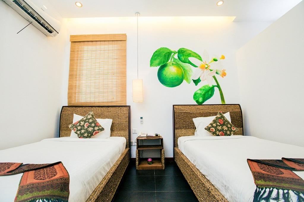 Monsoon Riverside Hotel 4*